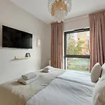 Dwie Motlawy Riverside & Center By Downtown