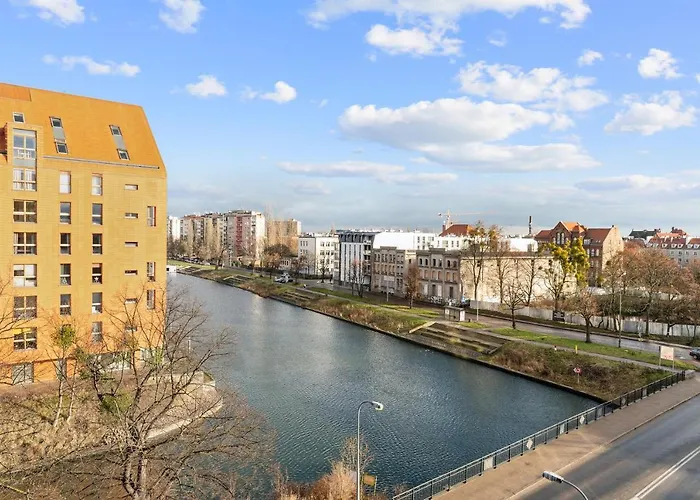 Apart-hotel Dwie Motlawy Riverside & Center By Downtown 4*