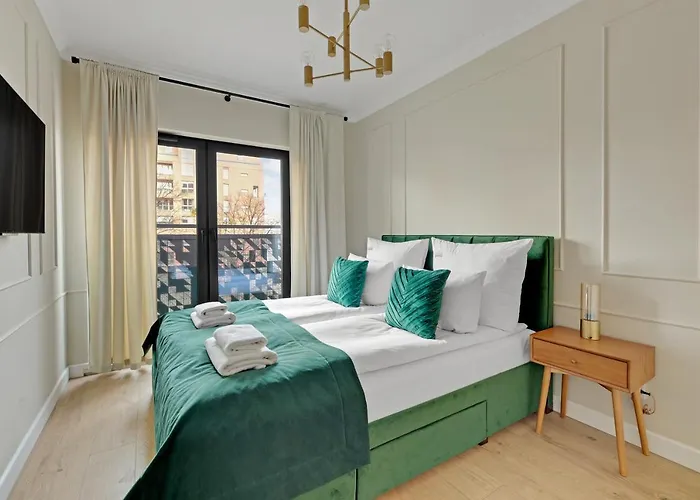 Apart-hotel Dwie Motlawy Riverside & Center By Downtown 4*